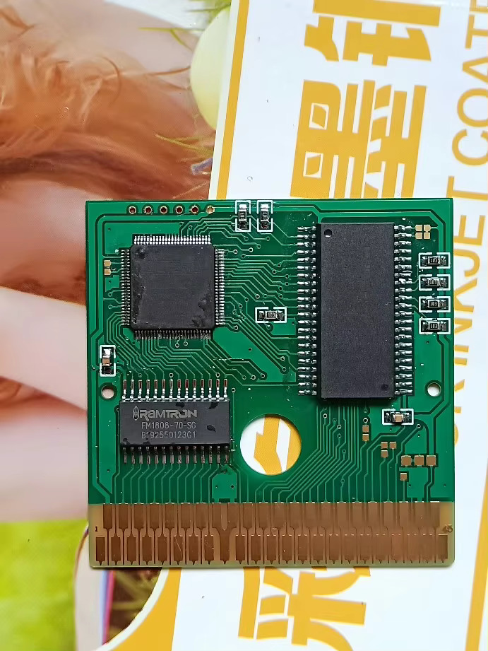 خرطوشة ألعاب مخصصة 8 بت لوحدة  - مراجعة Gaming Console Portable وسعره